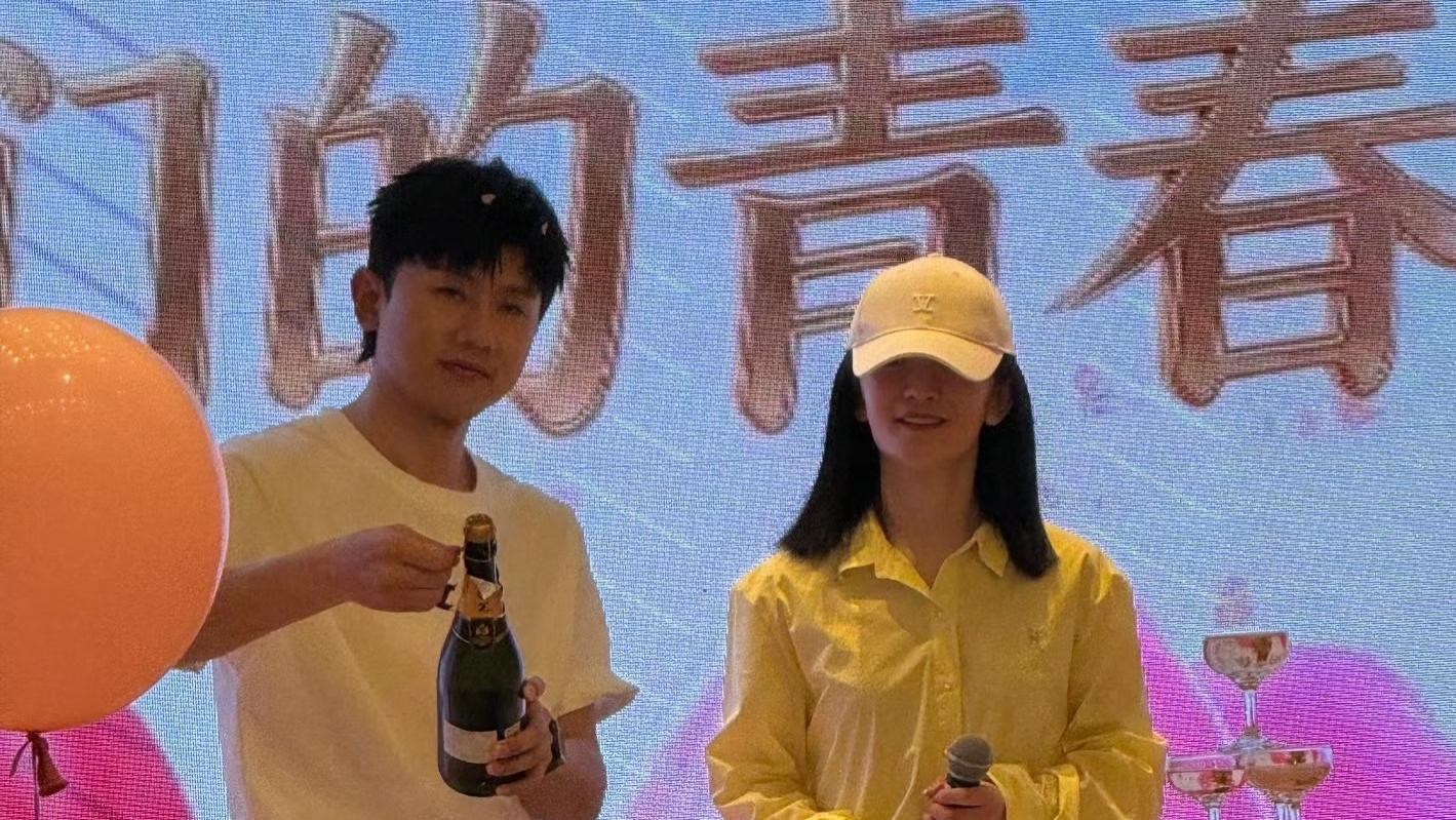 张杰当谢娜演唱会总导演，庆功宴破例开香槟：15年婚姻藏在细节里