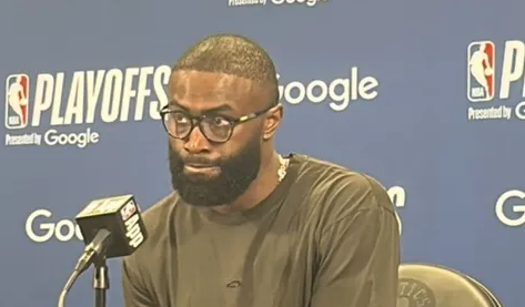 NBA季后赛，凯尔特人球员杰伦-布朗接受媒体采访，谈及本场比赛恩比德的表现杰伦-