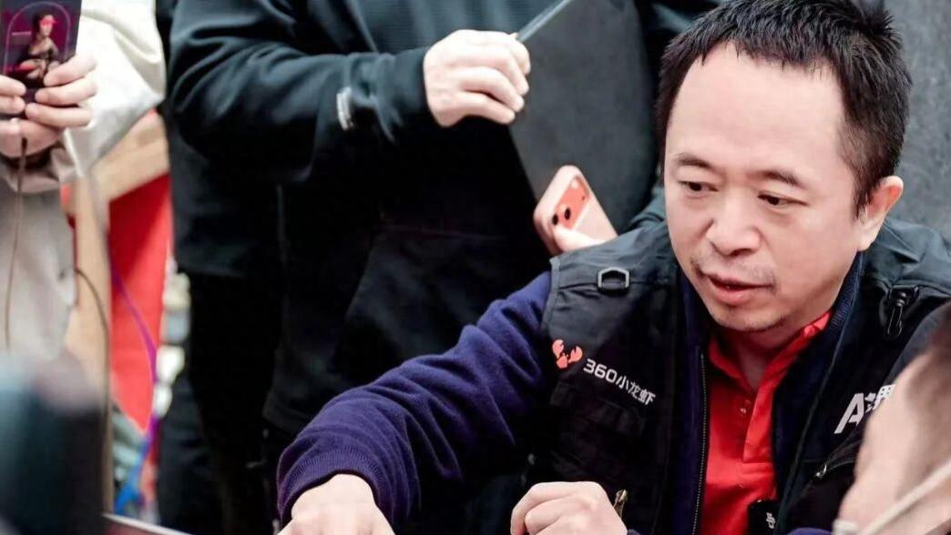 周鸿祎的AI突围：不下场，就出局