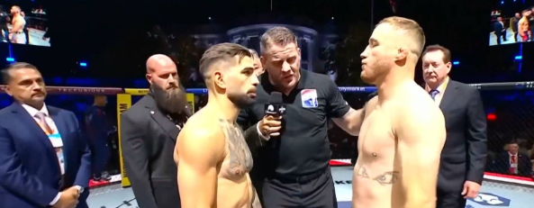 就在刚刚UFC白宫站第7场比赛
今晚的头条主赛盖奇vs托普利亚轻量级冠军战！首回