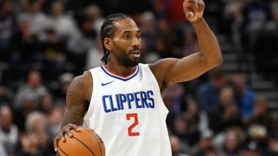 小卡会是马刺最后的FMVP吗

鉴于文班的细长身材，注定了抗不了太多对抗，加上血