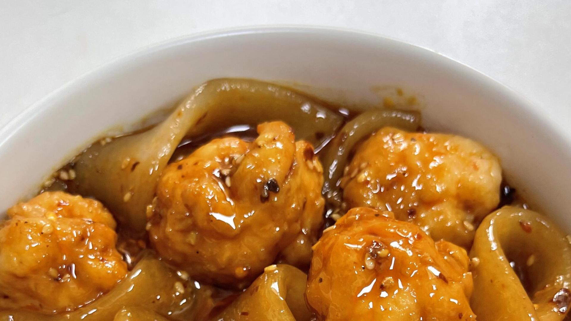 麻酱虾滑宽粉，酸辣过瘾的一碗