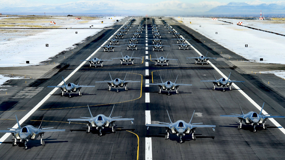 日美会晤见了效？百架F-35集结琉球，三国或有动作，中方不可不防