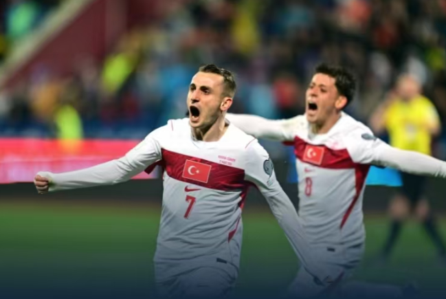 欧洲世预4场附加赛，两场常规时间决出胜负，瑞典和土耳其拿到了美加墨门票，波兰和科