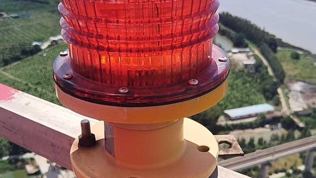 烟囱航空障碍灯安装 高空电气安装作业规范施工