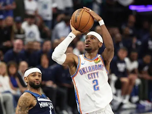 前NBA球员雷蒙德-费尔顿在节目中谈到了谢伊-吉尔杰斯-亚历山大的造犯规争议，认
