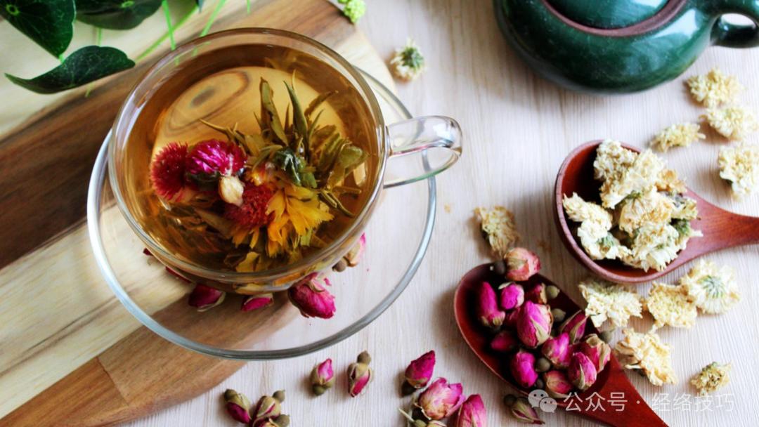 春天喝花茶的人，喝对是养，喝错反伤身！这三类人要当心“凡花皆散”