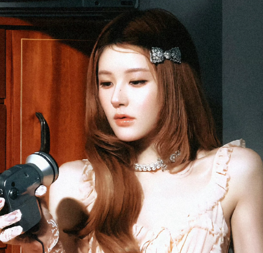 遇到你时，我闻到了花香