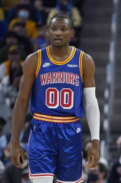 库明加天赋是有的，只是和勇士体系不适配。
从去年打森林狼就看出来，在森林狼那种级