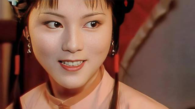 袭人引诱宝玉的真相：别被“强”字骗了，她才是那个早有预谋的人