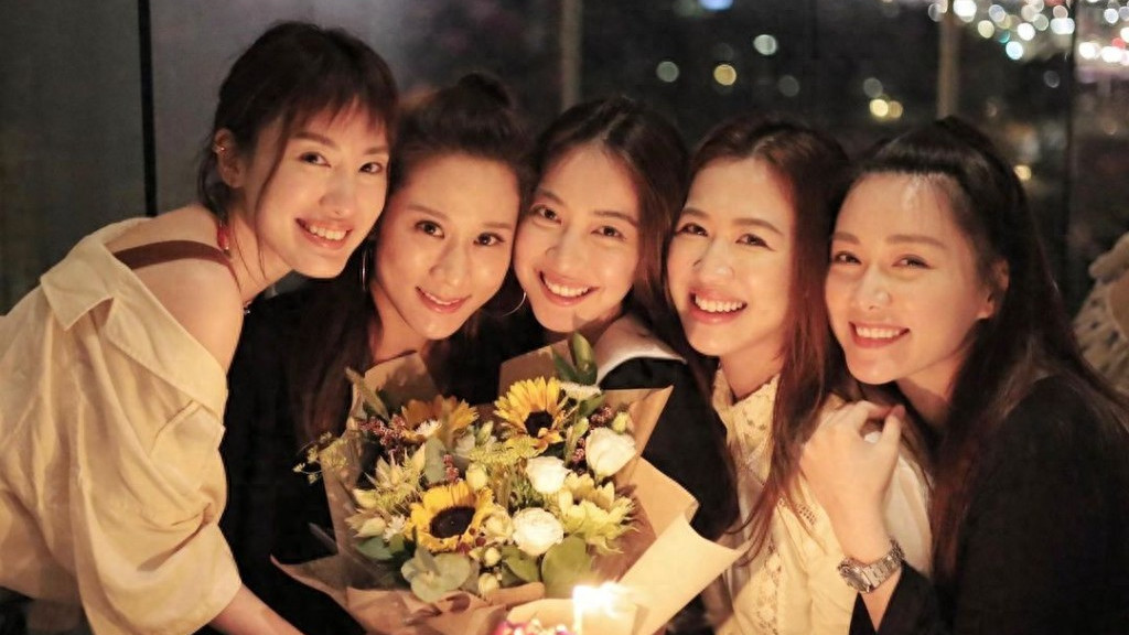 高海宁事业攀升情路坎坷，合影姐妹团占C位，女神闺蜜个个嫁得好