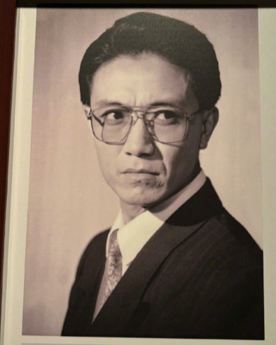 李幼斌老师年轻的时候就有川字纹了吗