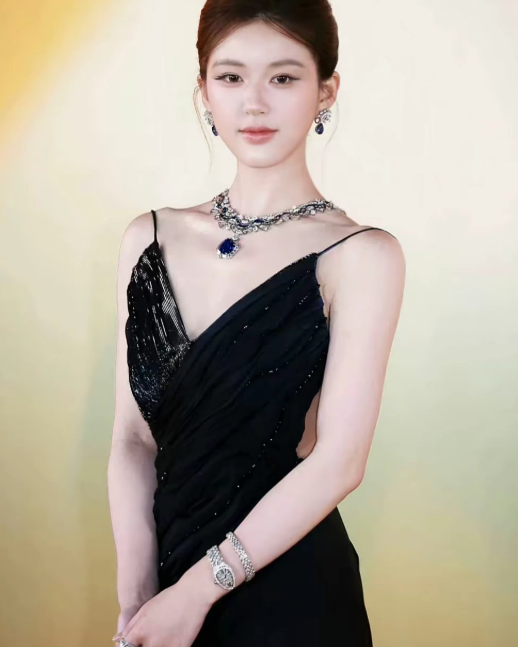 露思你的眸是深情的海！