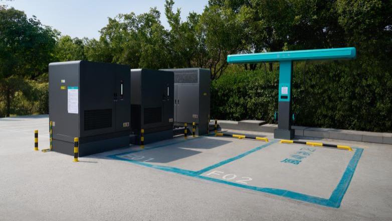 5分钟充好9分钟充饱，油电之争彻底结束：比亚迪发布第二代刀片电池&闪充技术