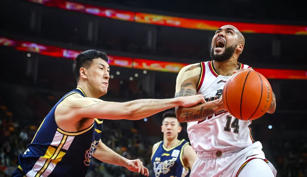 广东轻取吉林，杜润旺铁树开花砍20分，王洪泽6助攻彰显策应能力