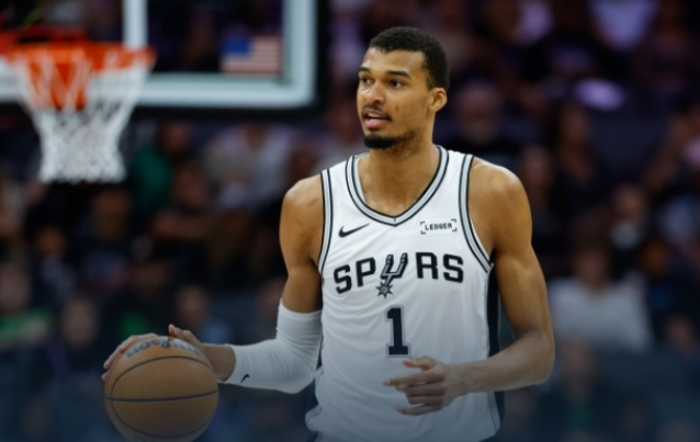 持续给雷霆战绩压力的好处逐渐展现

第一，马刺现阶段战绩包袱小，赛程轻松。已经开