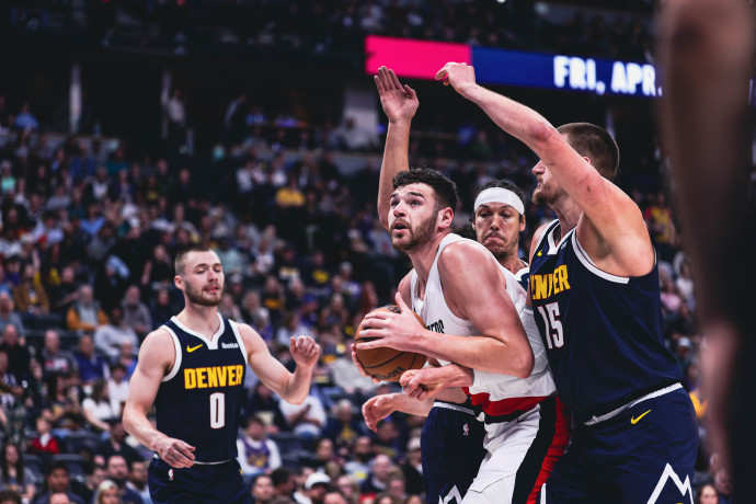 开拓者的实力绝对有季后赛的水平

跟丹佛打的有去有回，这支队伍有点东西，斯普利特