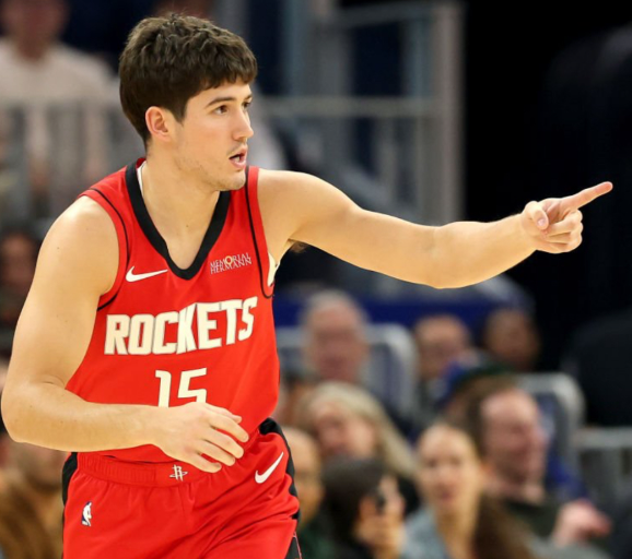 谢泼德为什么只打逆风球？逆境才爆发？
不完全统计，赛季初打雄鹿，马刺，两次掘金，