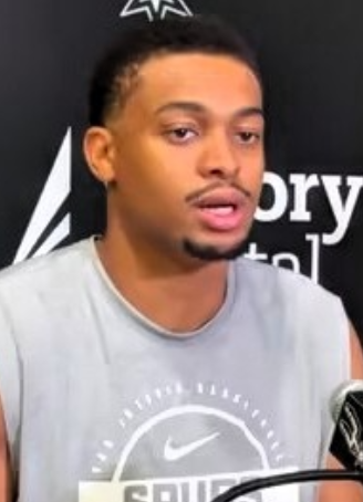 今天早上8点30分，NBA总决赛G5，马刺将在主场对战尼克斯。

赛前，马刺球员