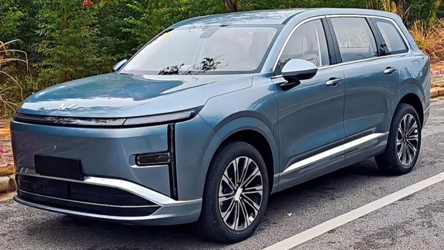 又一款“大块头”SUV！五菱星光L现身，造型前卫精致，车长4米98