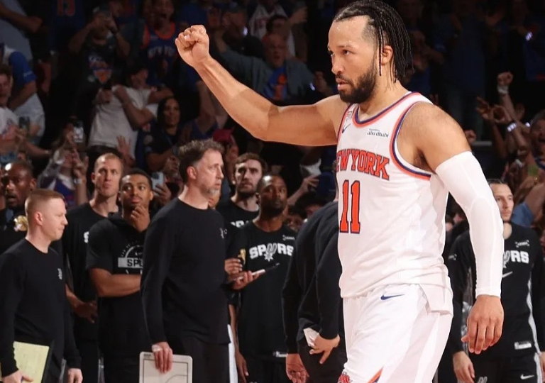 6月13日讯 明日进行的NBA总决赛G5，马刺主场迎战尼克斯。

目前尼克斯大比