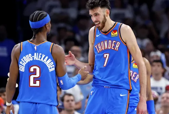 前NBA球员杰夫-蒂格在节目中谈到了雷霆本赛季季后赛的前景，直言球队整体状态出色