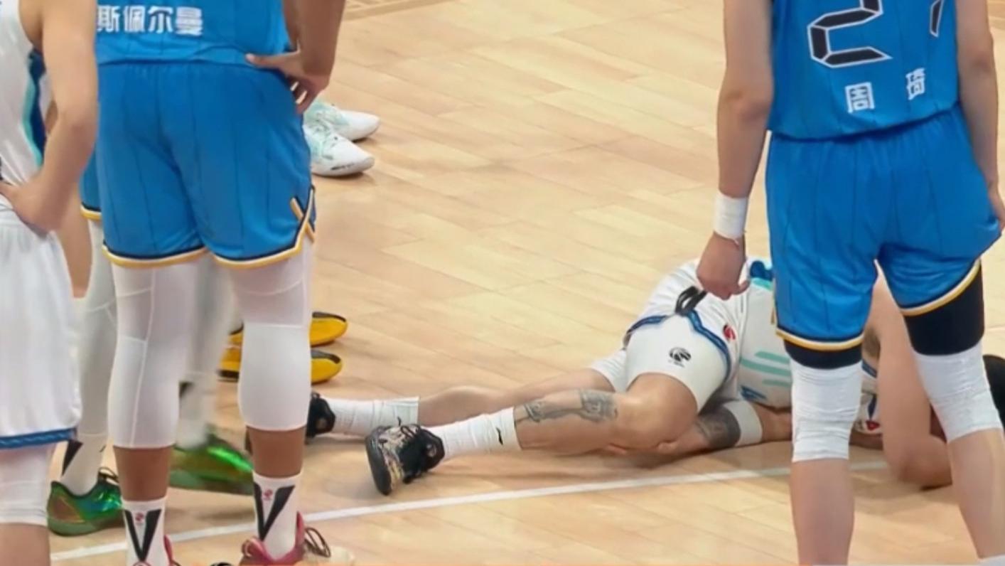 一场87：70让前8格局再次大乱！青岛遭晴天霹雳，辽宁机会又来了