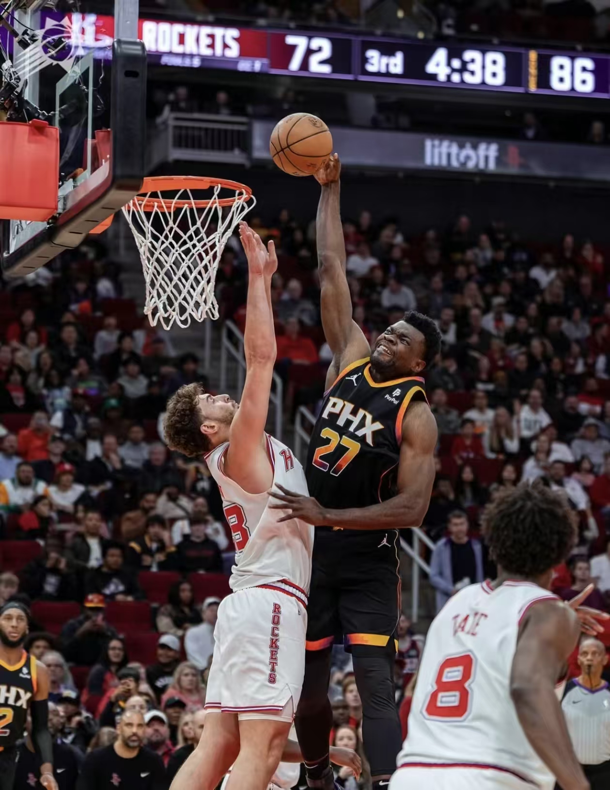 广东终于凑齐三外援，四冠后卫和前NBA内线加盟，可球迷却高兴不起来