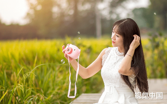 春运第一天，妈妈把我和女儿的卧铺票还给弟弟弟媳，我反手把他们的票全部换成无座