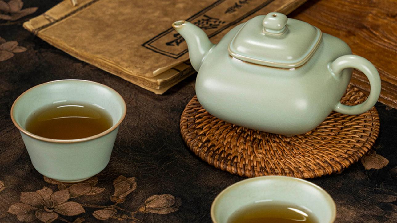 商务赠礼还在选俗物？送「惠泽四海壶」格局直接拉满