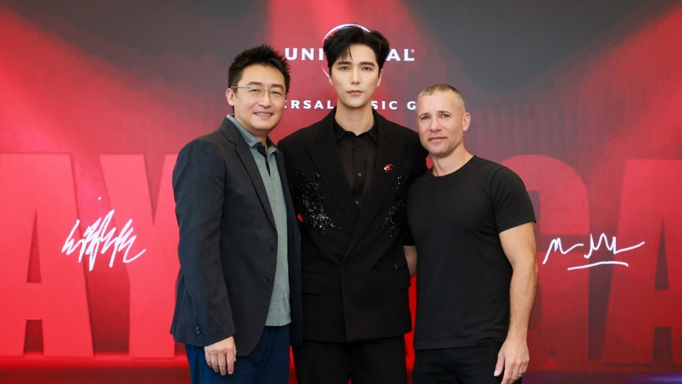 阿云嘎加盟环球音乐全球艺人阵容