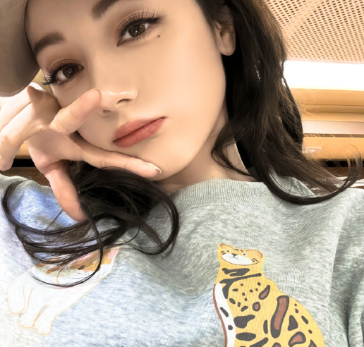 橘子味的晚霞，薄荷味的清风，都不及你带来的夏日悸动