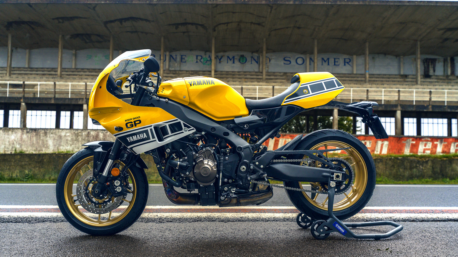 雅马哈发布新款XSR900 GP复古跑车，美丑一念之间，但性能没得说