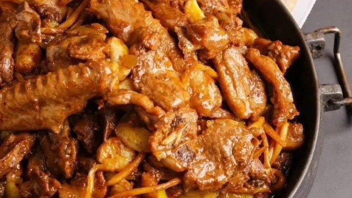 盘点广西各地的特色名菜，通过官方认证的美食，带你领略正宗广西风味