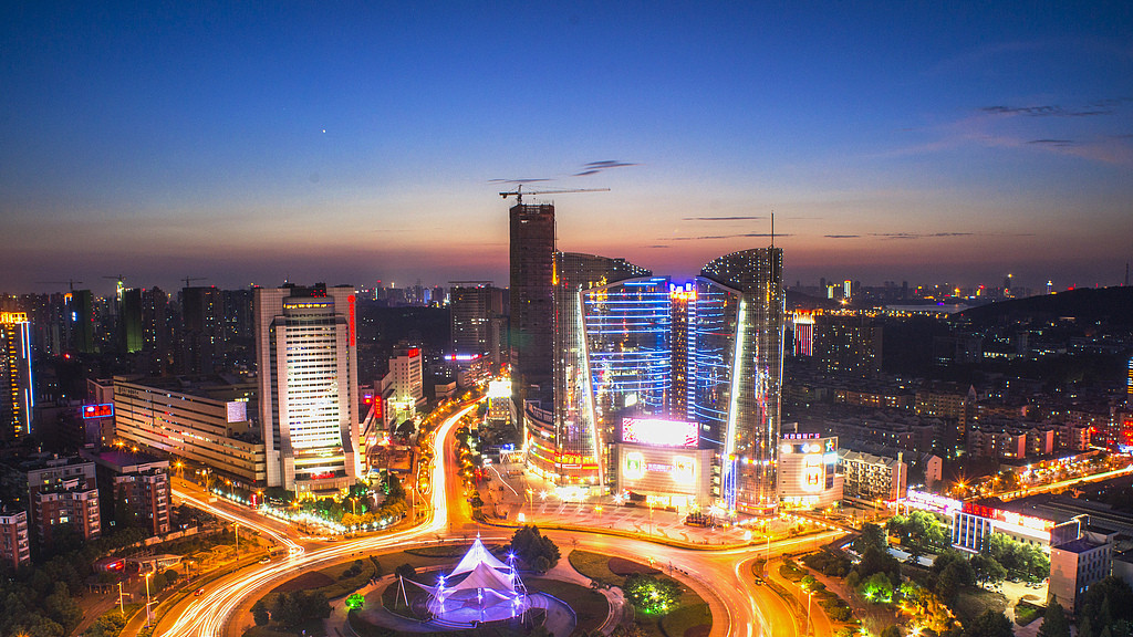 以心为价，予爱以居