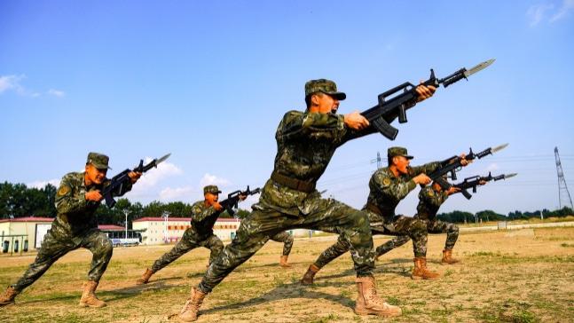 高中当兵和大学当兵，有什么区别？差别很大，不是一星半点
