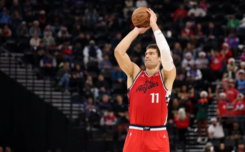 祖巴茨一走，快船首发中锋3选1，大洛可能性最大！

1、大洛——37岁，身高21