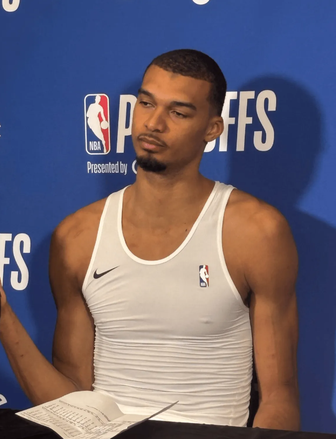 NBA季后赛，马刺115-108战胜森林狼.目前马刺大比分2-1领先森林狼。
赛