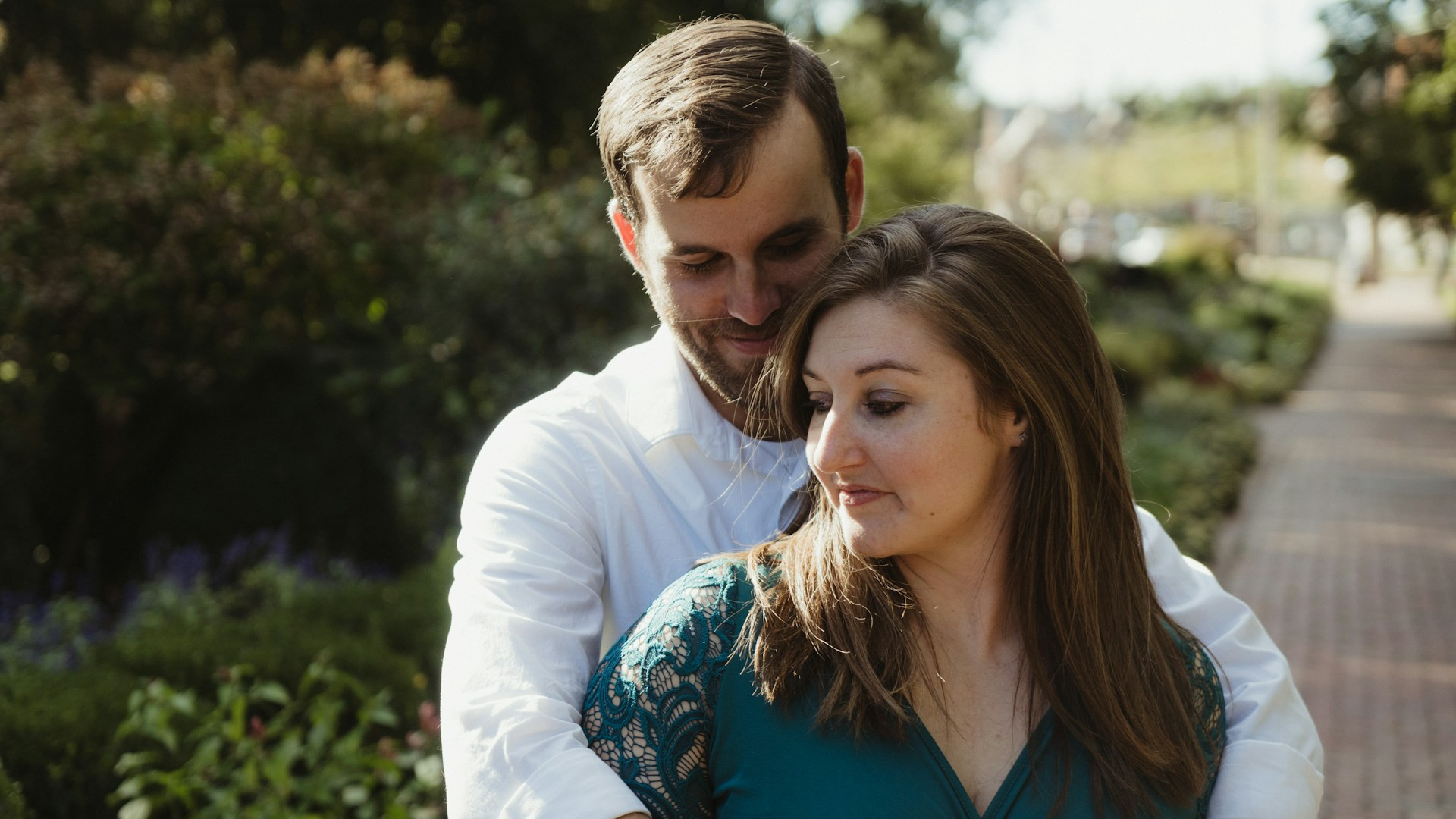 妻子的那一声叹气，成了他在卧室里挥之不去的阴影