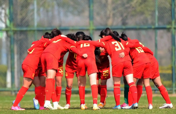 日本女足在与韩国队争夺亚洲杯决赛名额时，一共打入了7个球，而最终确定的有效进球是