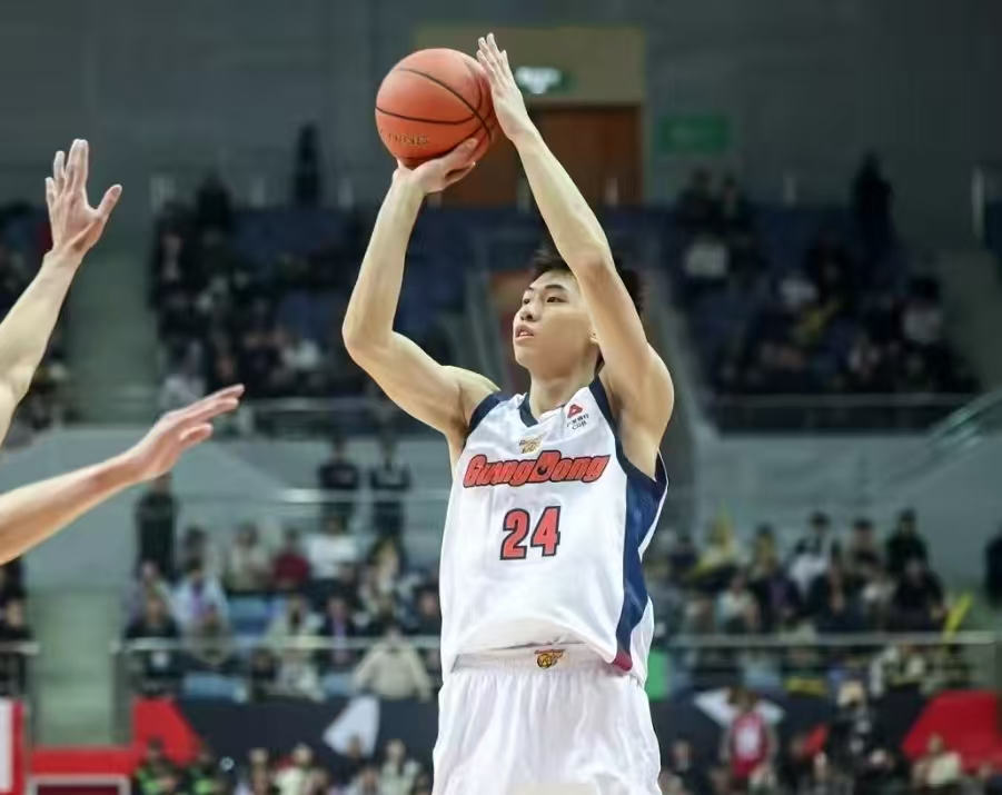 怀特塞德一人篮板顶广东全队，杜锋迷信麦考，崔永熙成最后遮羞布