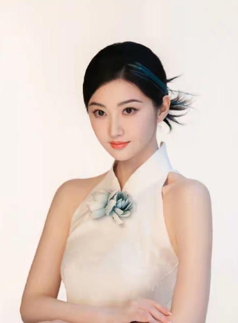 景甜写真大片，优雅白色旗袍，温婉动人