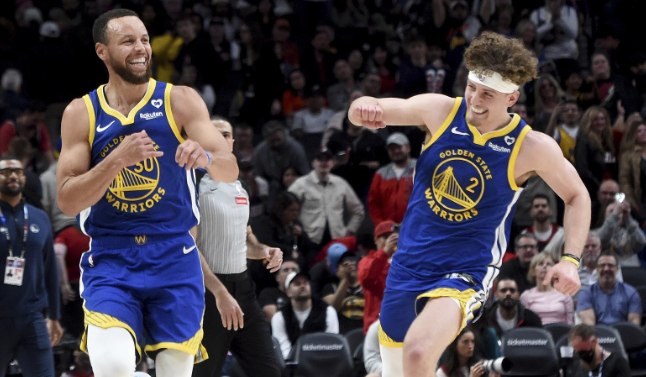 波杰最新采访谈为什么没给库里挡拆：不希望一堆人把空间堵死

记者问到波杰最后时刻