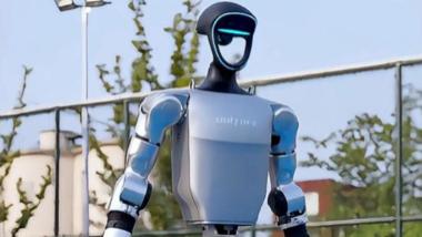 民政部：广泛应用人形机器人、脑机接口、人工智能等前沿技术 研制高性能智能养老服务机器人