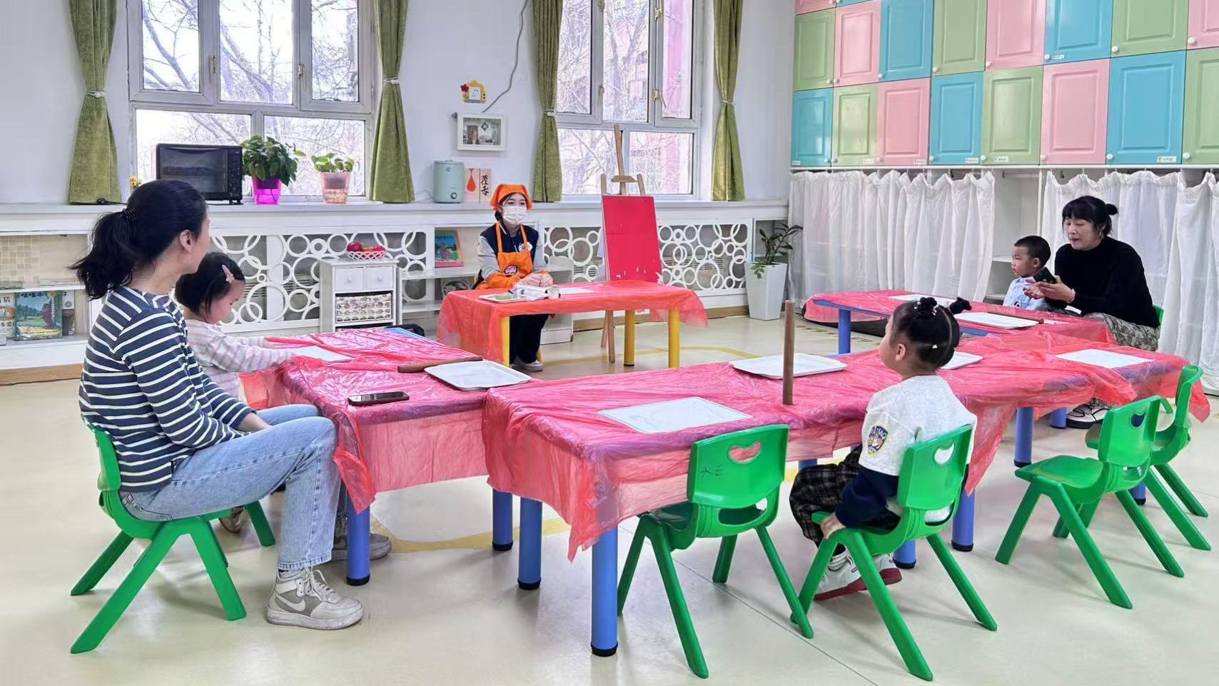 3岁孩子5月多和小朋友玩，9月能适应幼儿园吗？全攻略：高频疑问解答