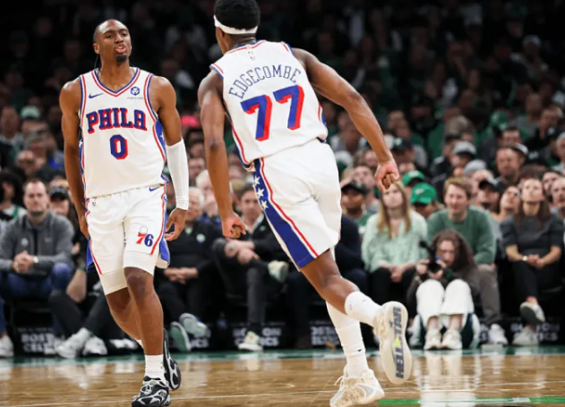 NBA季后赛G6，凯尔特人对阵76人。
查尔斯-巴克利谈节目中谈到恩比德与76人