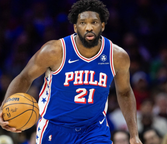 76人确实该围绕新秀重建了，如果恩比德是个健康耐操的球员，76人还挺有希望。但是