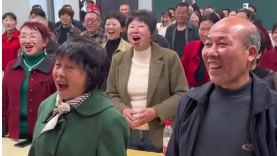 跨越半世纪的赴约：这场 “一个都没少” 的同学聚会