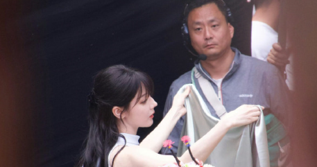 我就说地上怎么一滩水原来是被甜化了