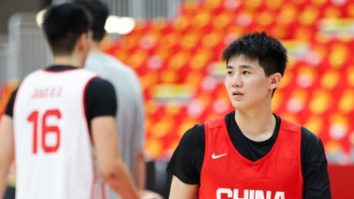 6中6狂轰18分！中国男篮大胜巴林，后卫新星终于“完美”爆发